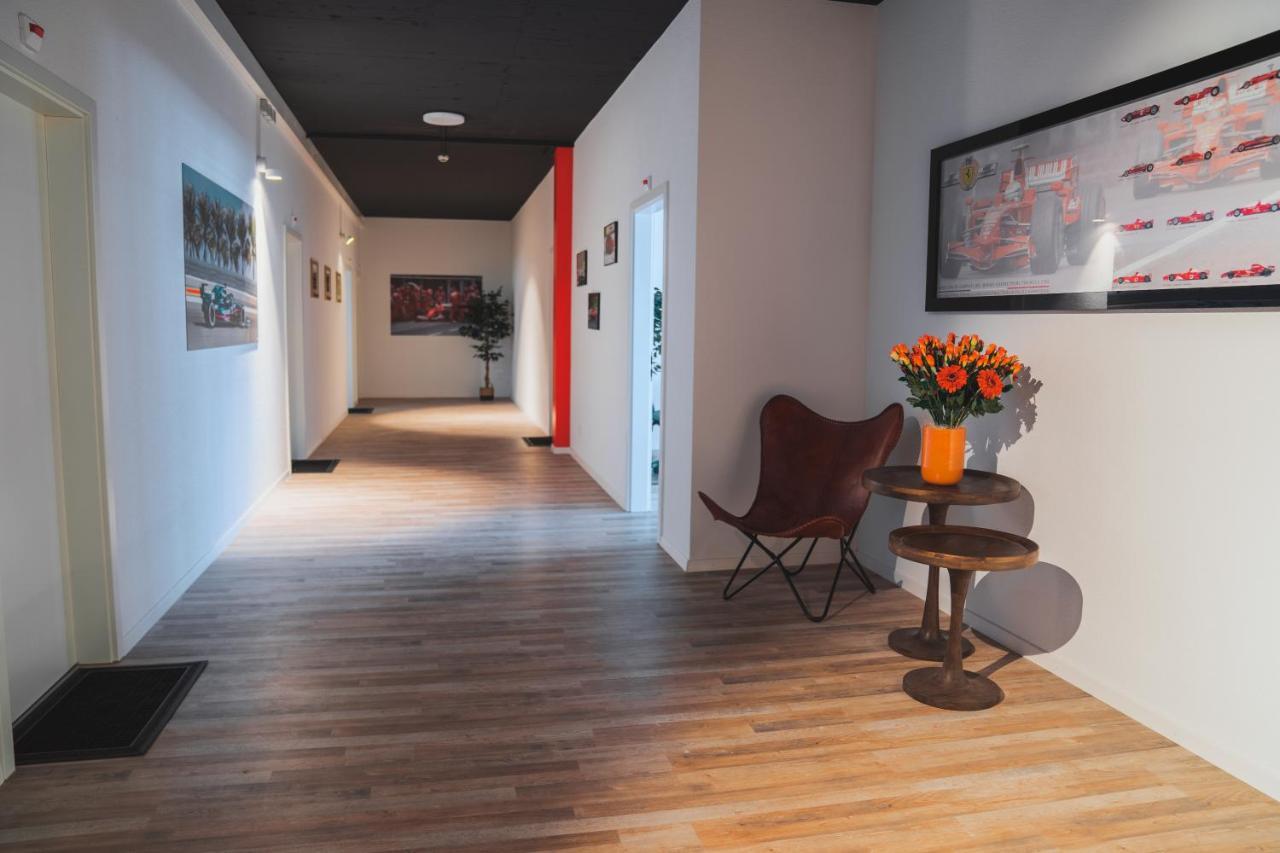 Pit Stop Apartments Cham Екстериор снимка