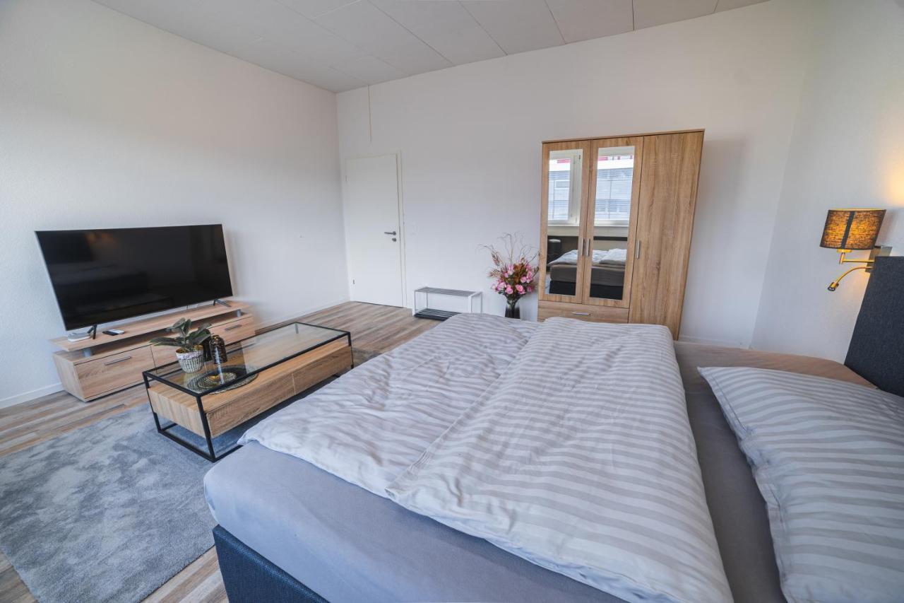 Pit Stop Apartments Cham Екстериор снимка