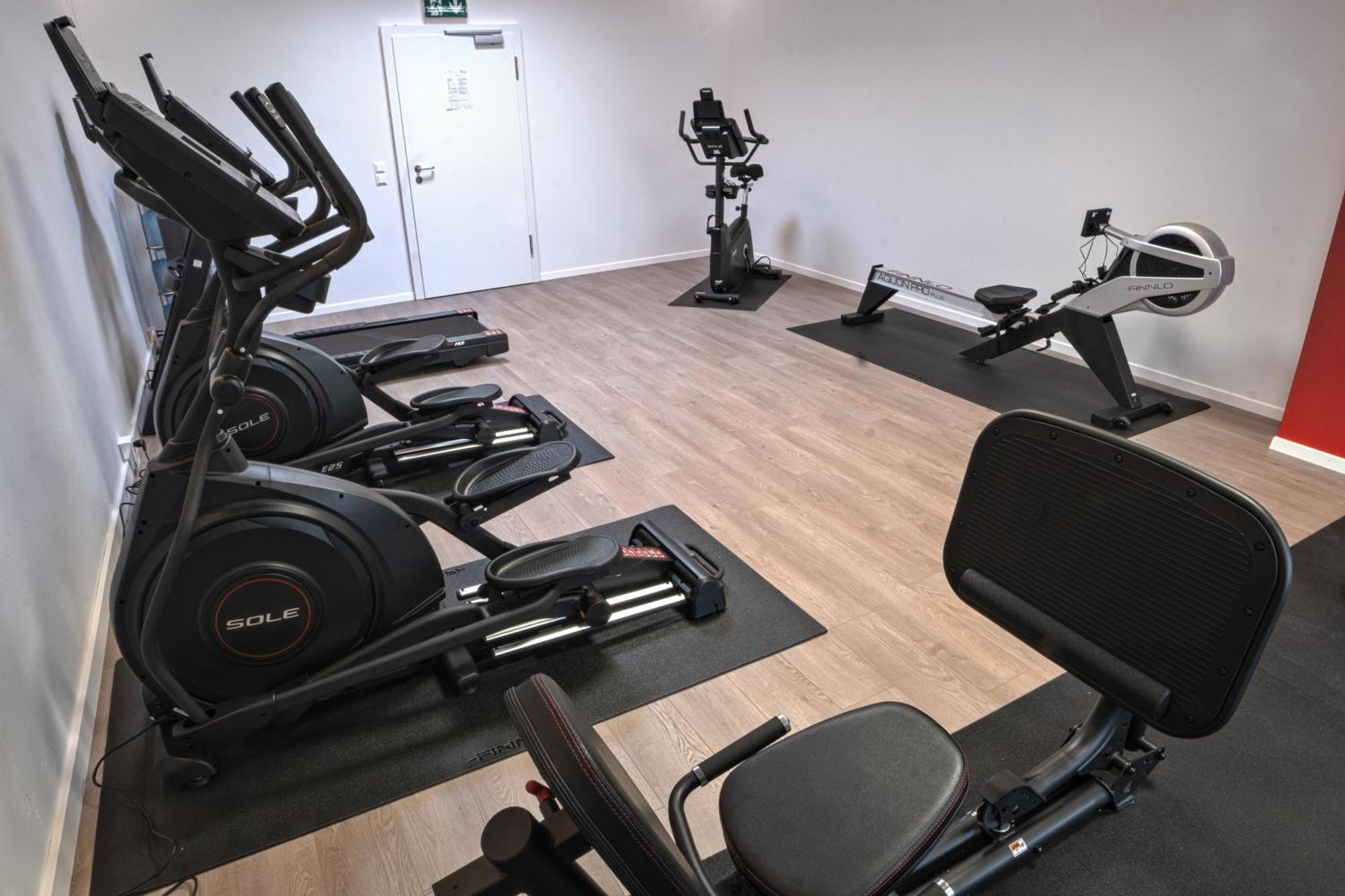 Pit Stop Apartments Cham Екстериор снимка